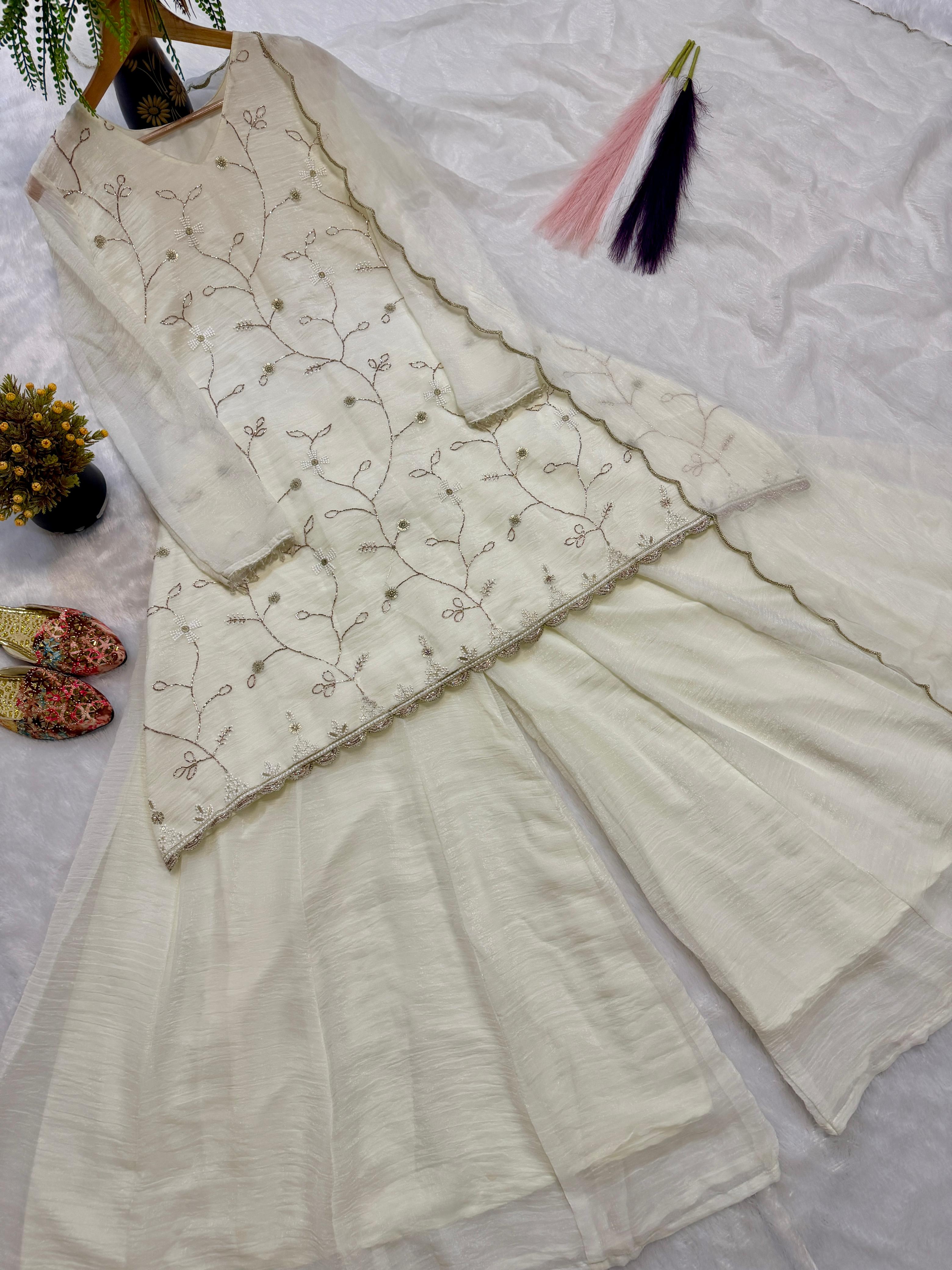 Editorial Ivory Minimalist Festive Set